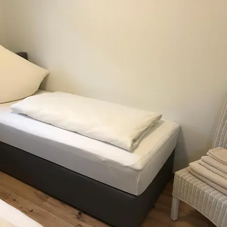 Haus Cornelia Lägenhet Einruhr